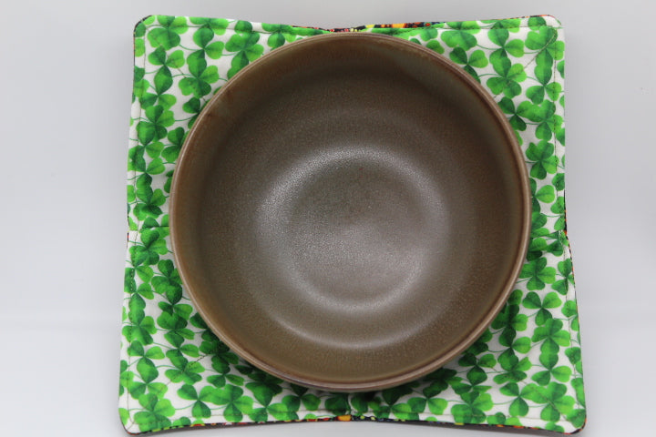 A Field of Clovers Small & Large Bowl Cozy Set