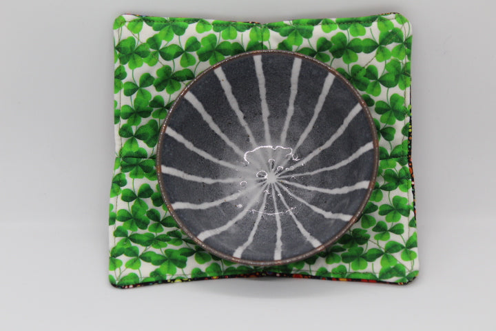 A Field of Clovers Small & Large Bowl Cozy Set