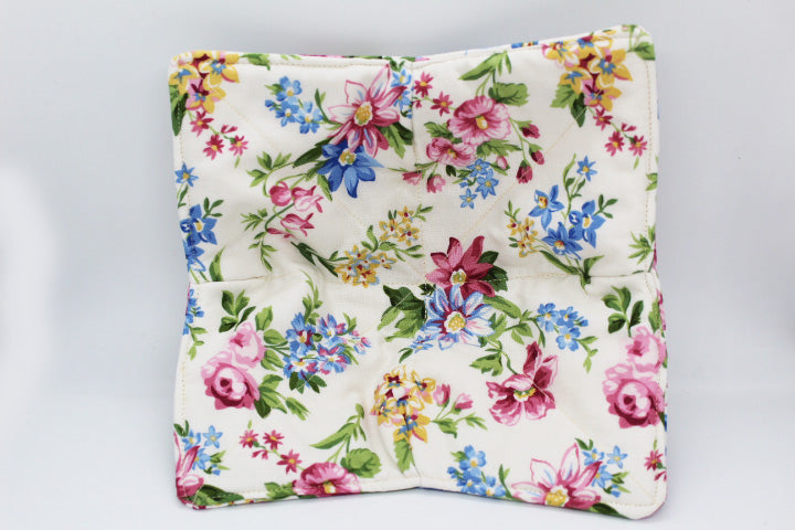 Give Her Flowers - Cream - Bowl Cozy