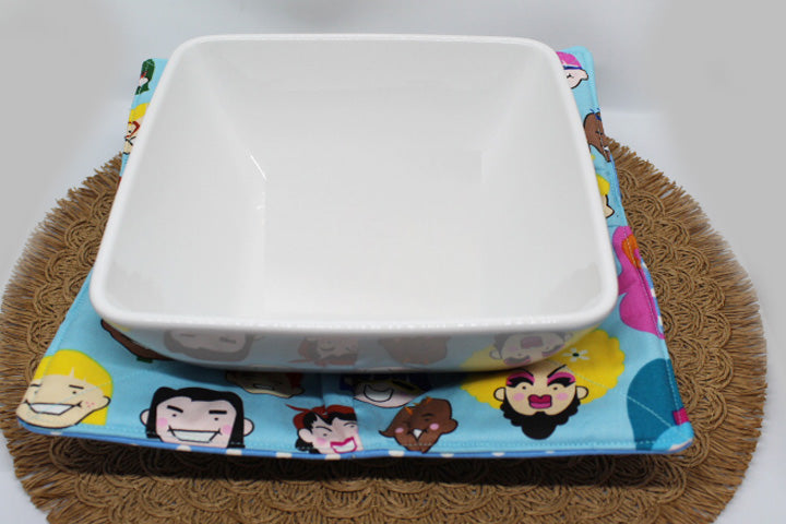 Everyday People. Large Plate Cozy