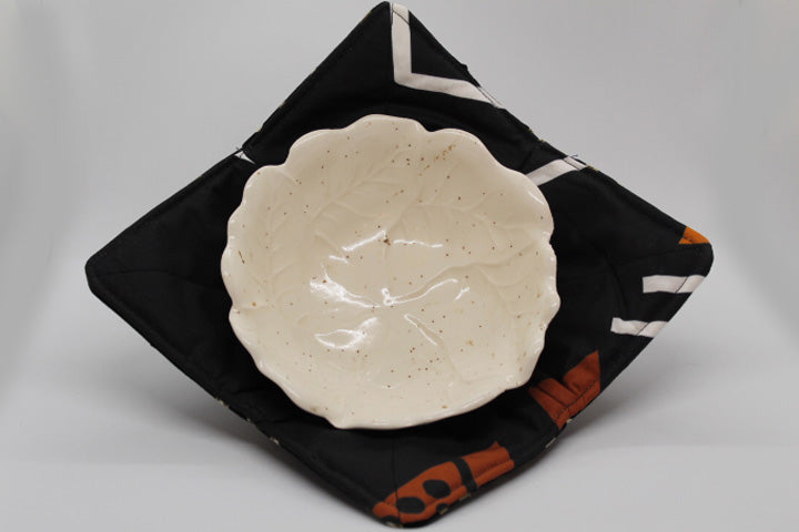 It's a Matter of Black & Brown Small & Large Bowl Cozy Set