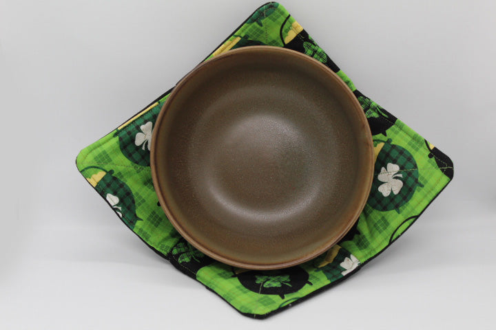 A Plaid Pot of Gold Small & Large Bowl Cozy Set