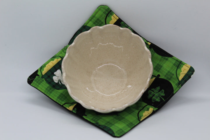 A Plaid Pot of Gold Small & Large Bowl Cozy Set